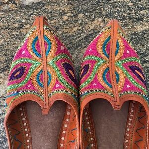 NWT Colourful Traditional Indian Embroidered Leather Flats (Jutti)Shoes. Size 6